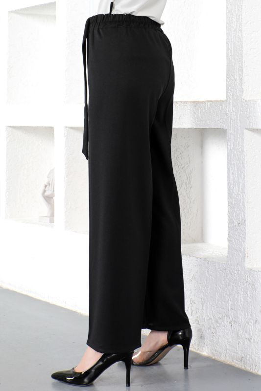 Weite Hose mit elastischer Taille / Schwarz