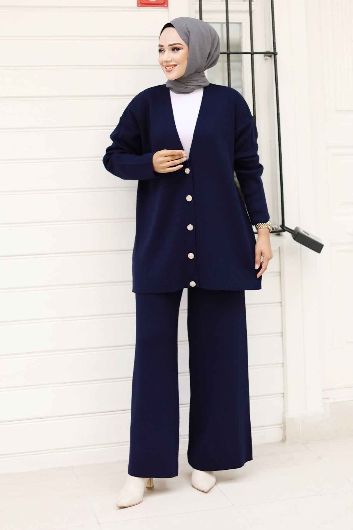 Strick-Cardigan-Anzug mit Steinknöpfen/Navy Blau