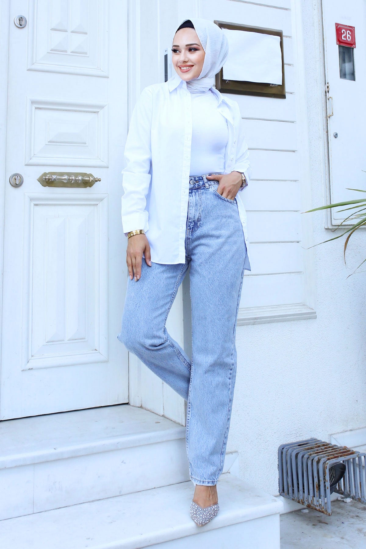 Mom Jeans mit Gesäßtasche / Jeans hell