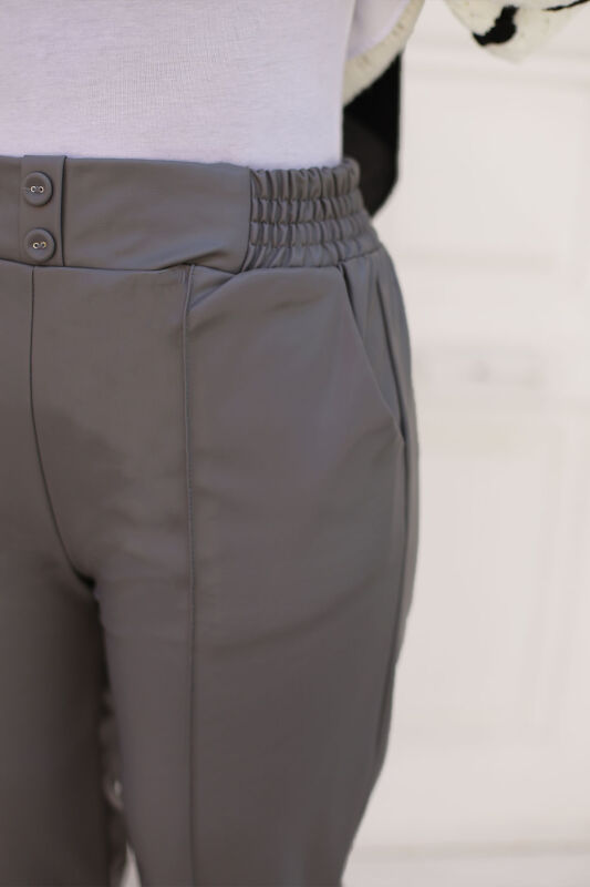 Bundfaltenlederhose mit Knöpfen und Taschen / Anthrazit