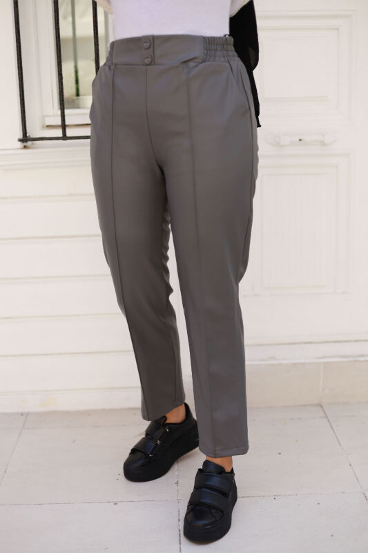 Bundfaltenlederhose mit Knöpfen und Taschen / Anthrazit