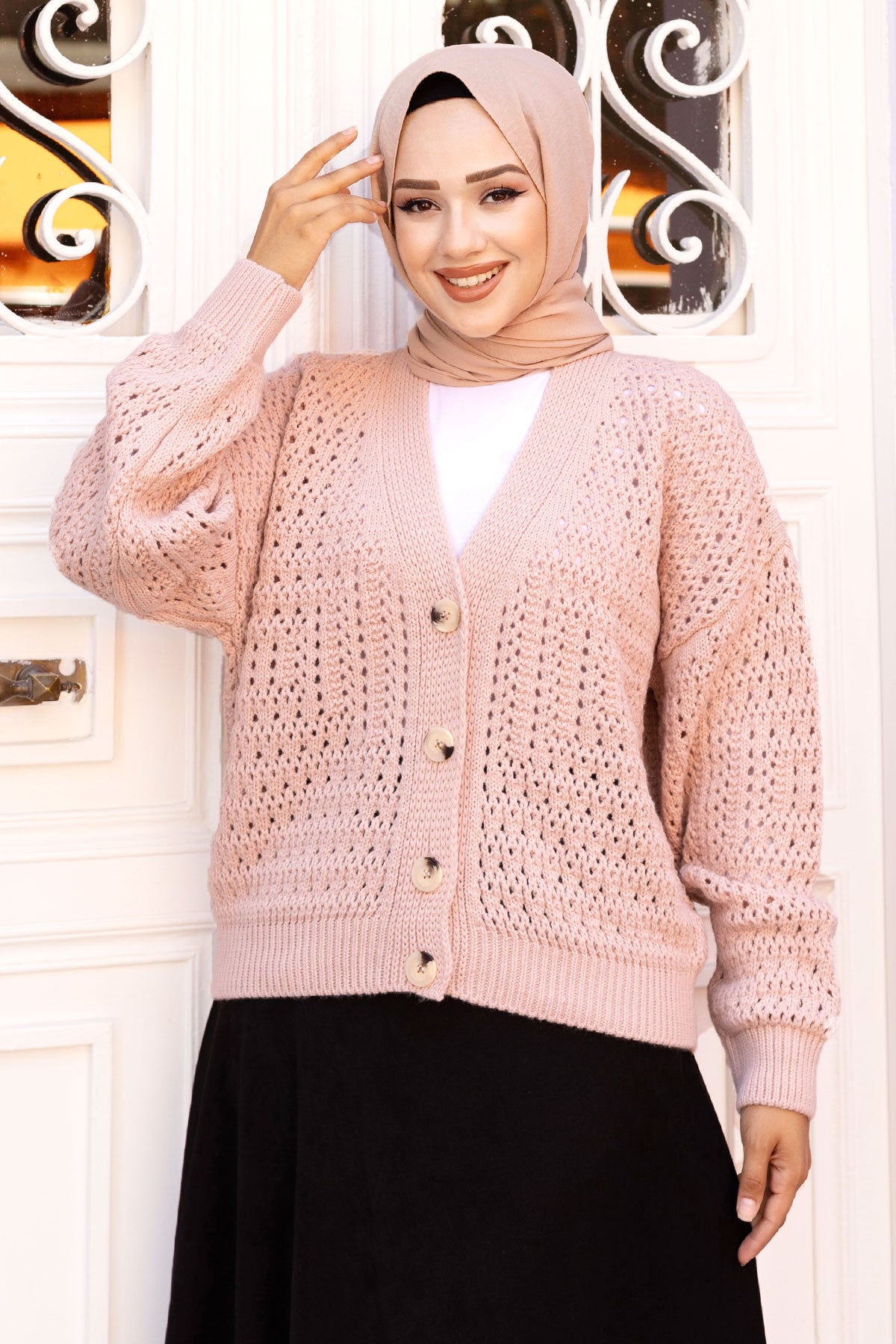 perforierte Strickjacke mit Knöpfen / Rosa