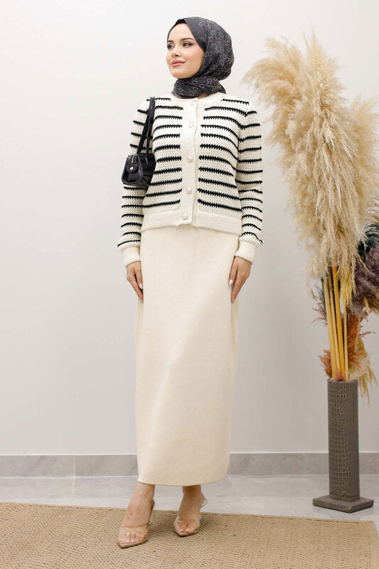Strickjacke gestreift mit Knöpfen / Beige