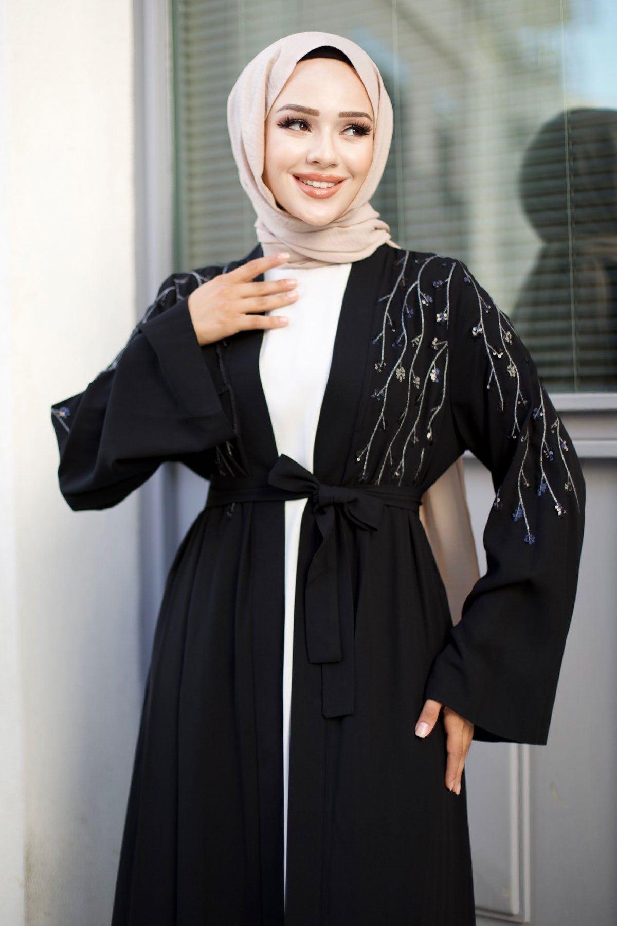 Abaya mit Astmuster / Schwarz