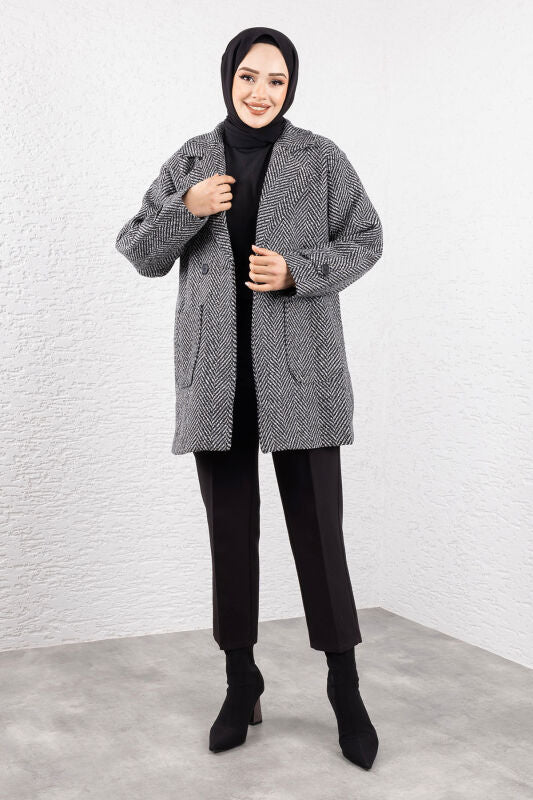 Kaschmirmantel mit Fischgrätmuster, Taschen und Knöpfe / Schwarz