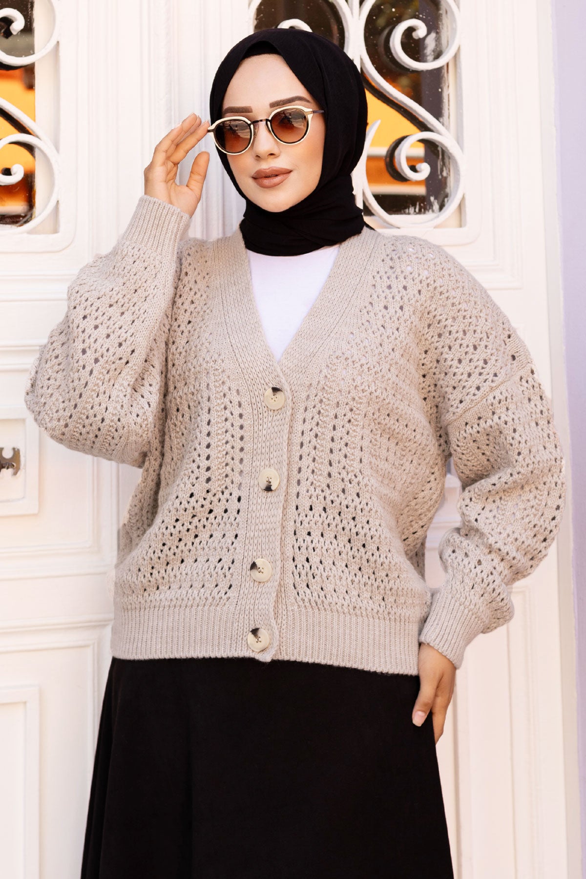 perforierte Strickjacke mit Knöpfen / Vizon